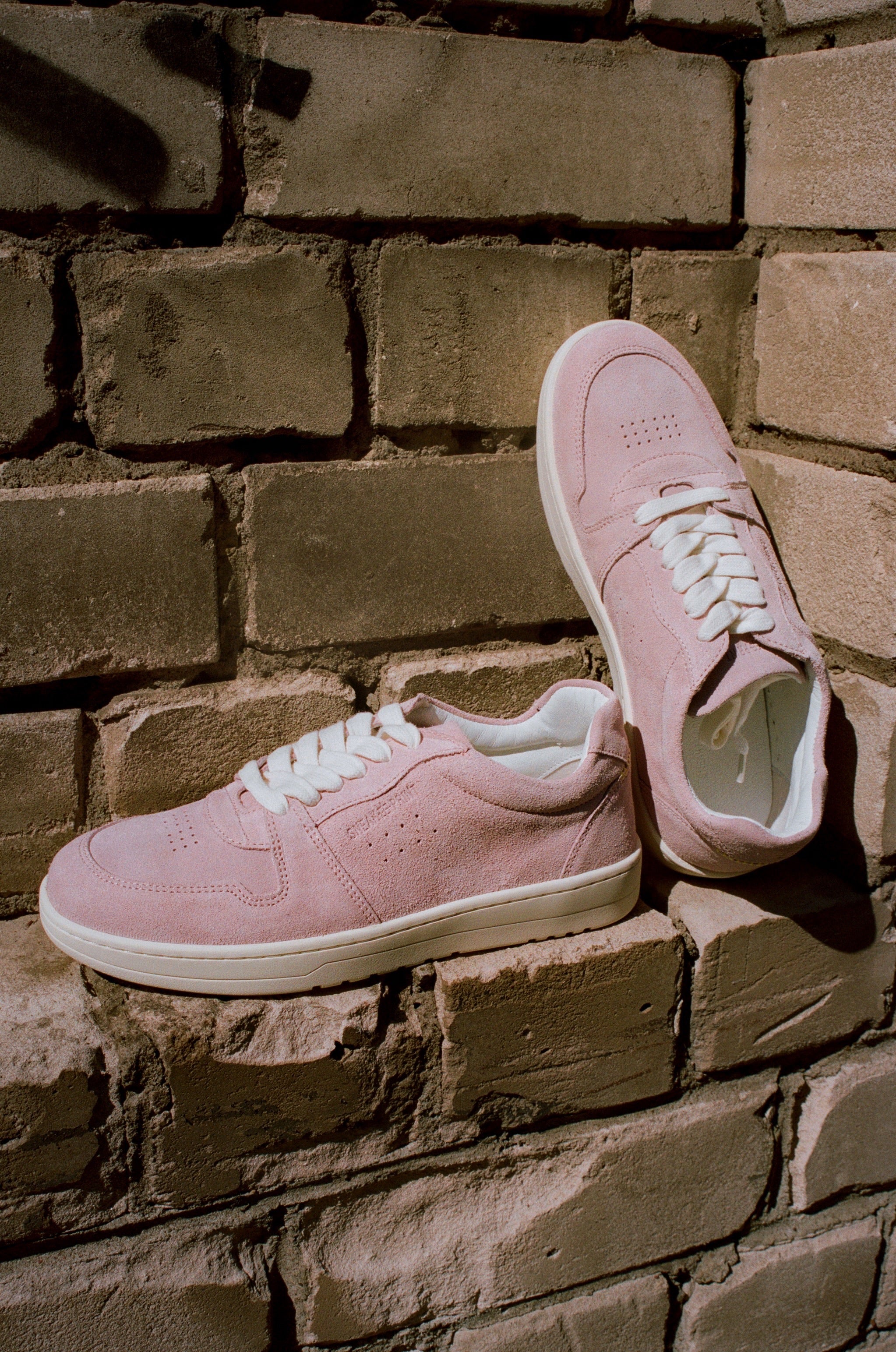 B2 - Rosa Wildleder