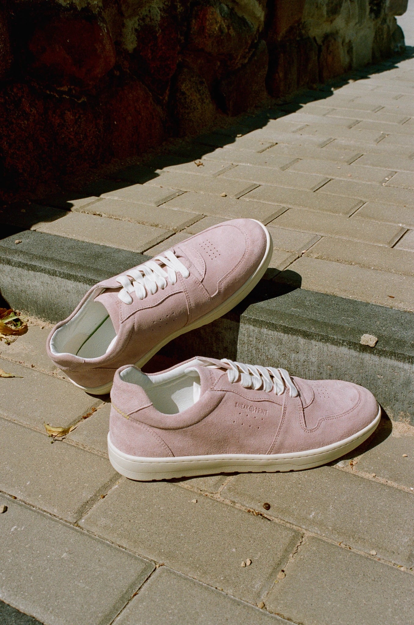 B2 - Rosa Wildleder