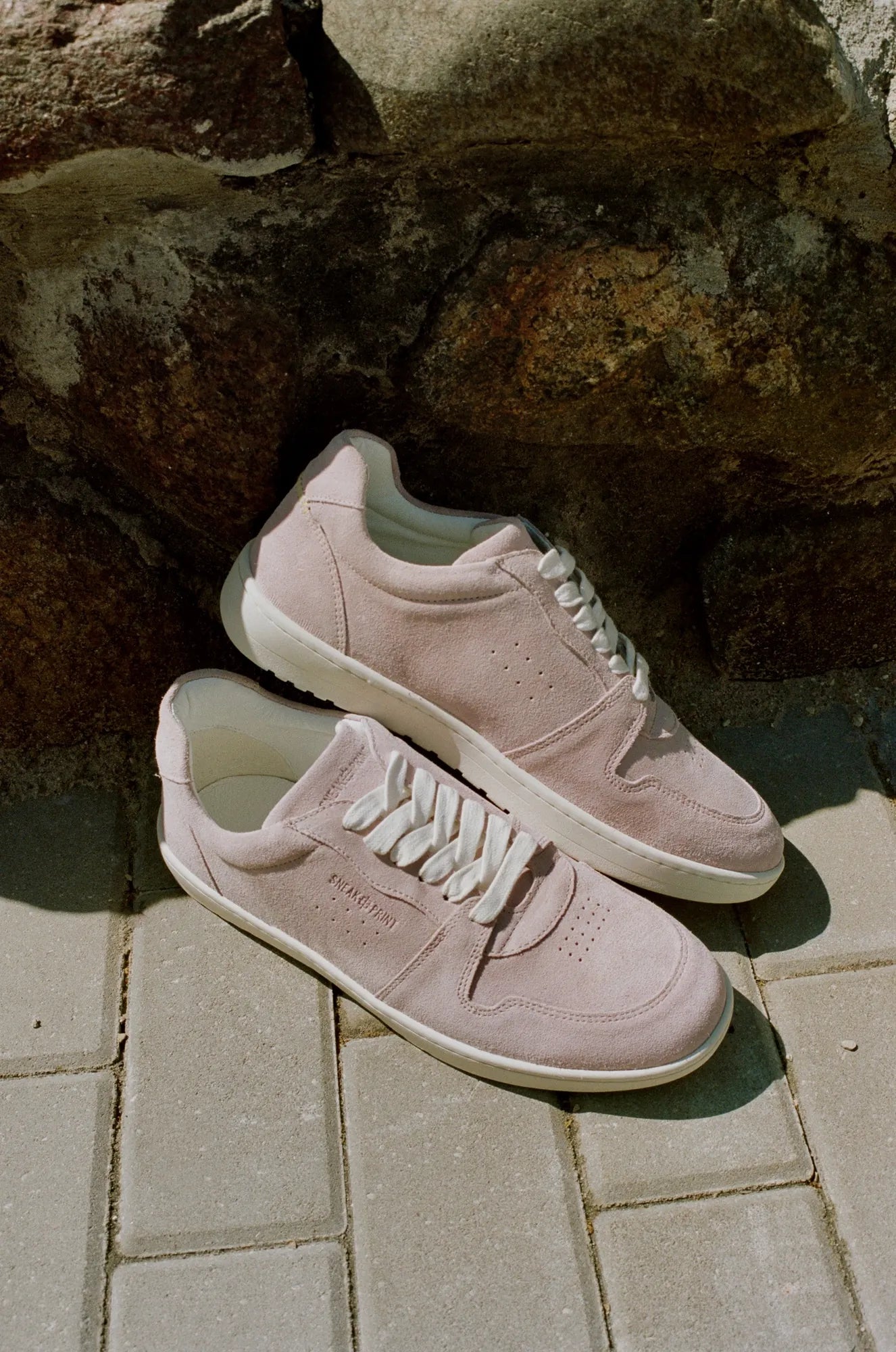 B2 - Rosa Wildleder