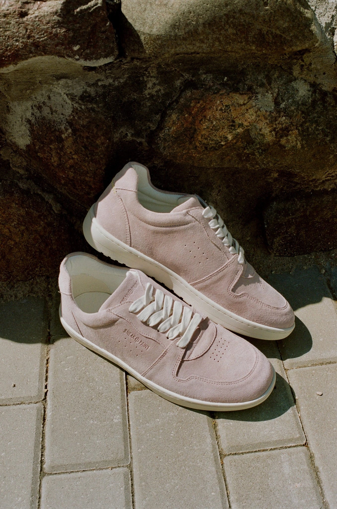 B2 - Rosa Wildleder