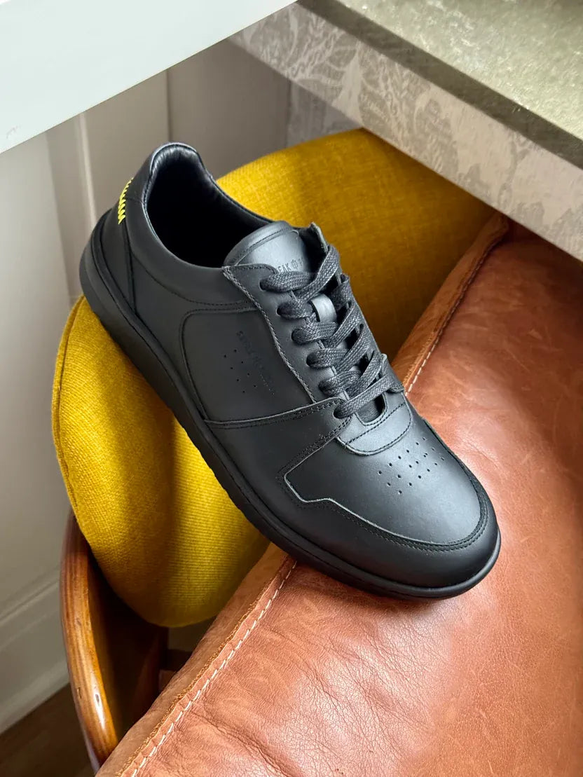 RETROTECH - Black