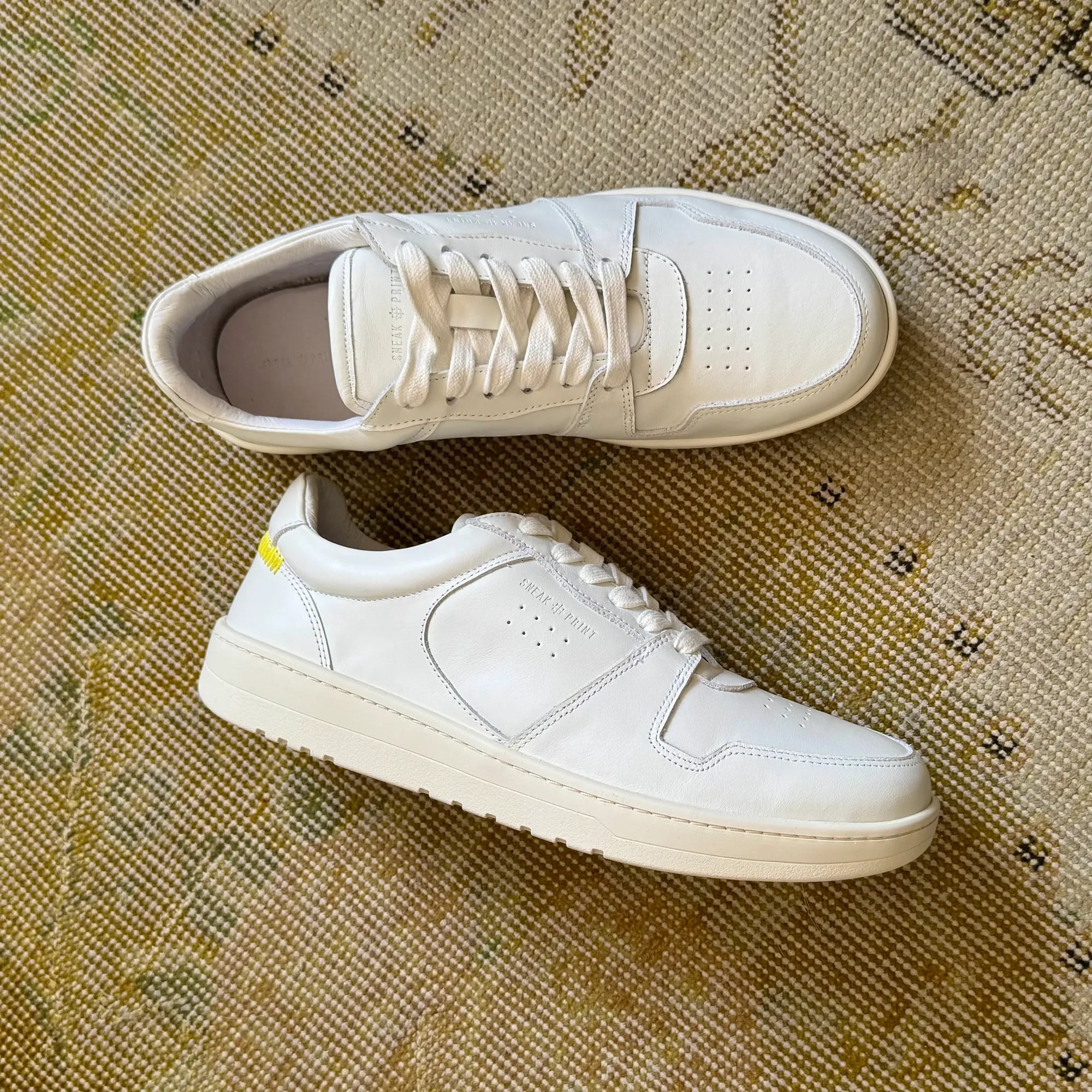 RETROTECH - White