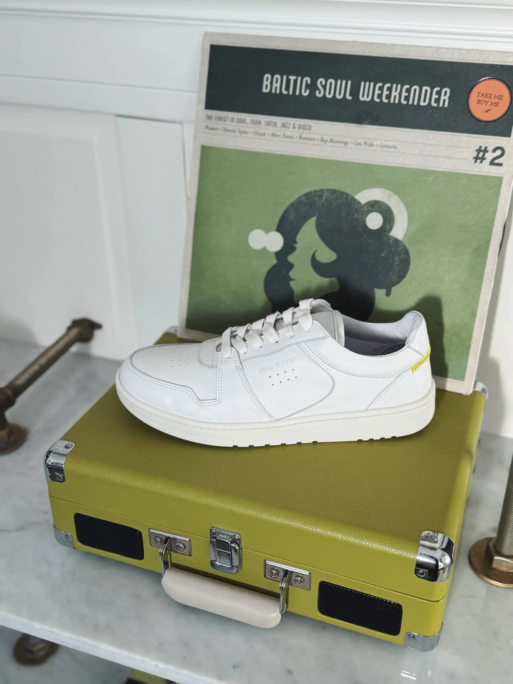 RETROTECH - White