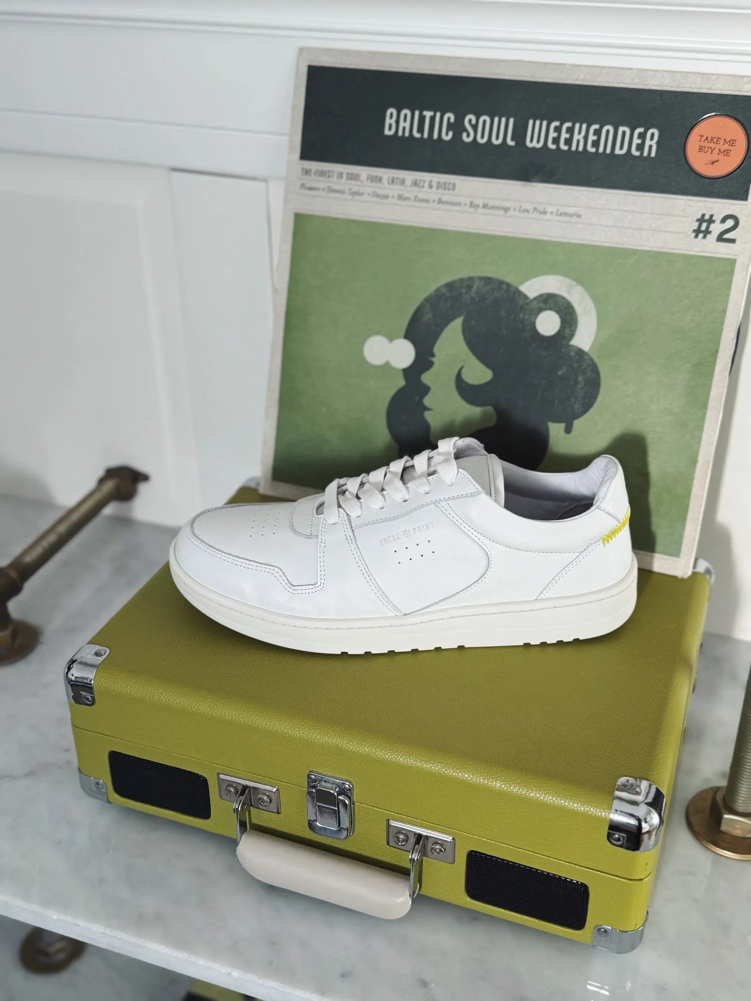 RETROTECH - White